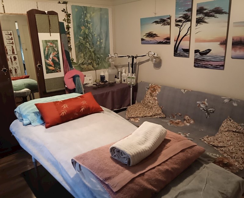 Residential acupuncture clinic room available for rent